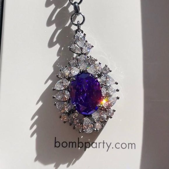 Bomb Party Reign Villain Captivated Reign necklace - Picture 8 of 12